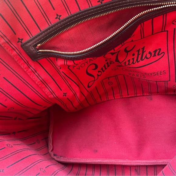 Authentic Damier Ebene Neverfull MM - Picture 8 of 16